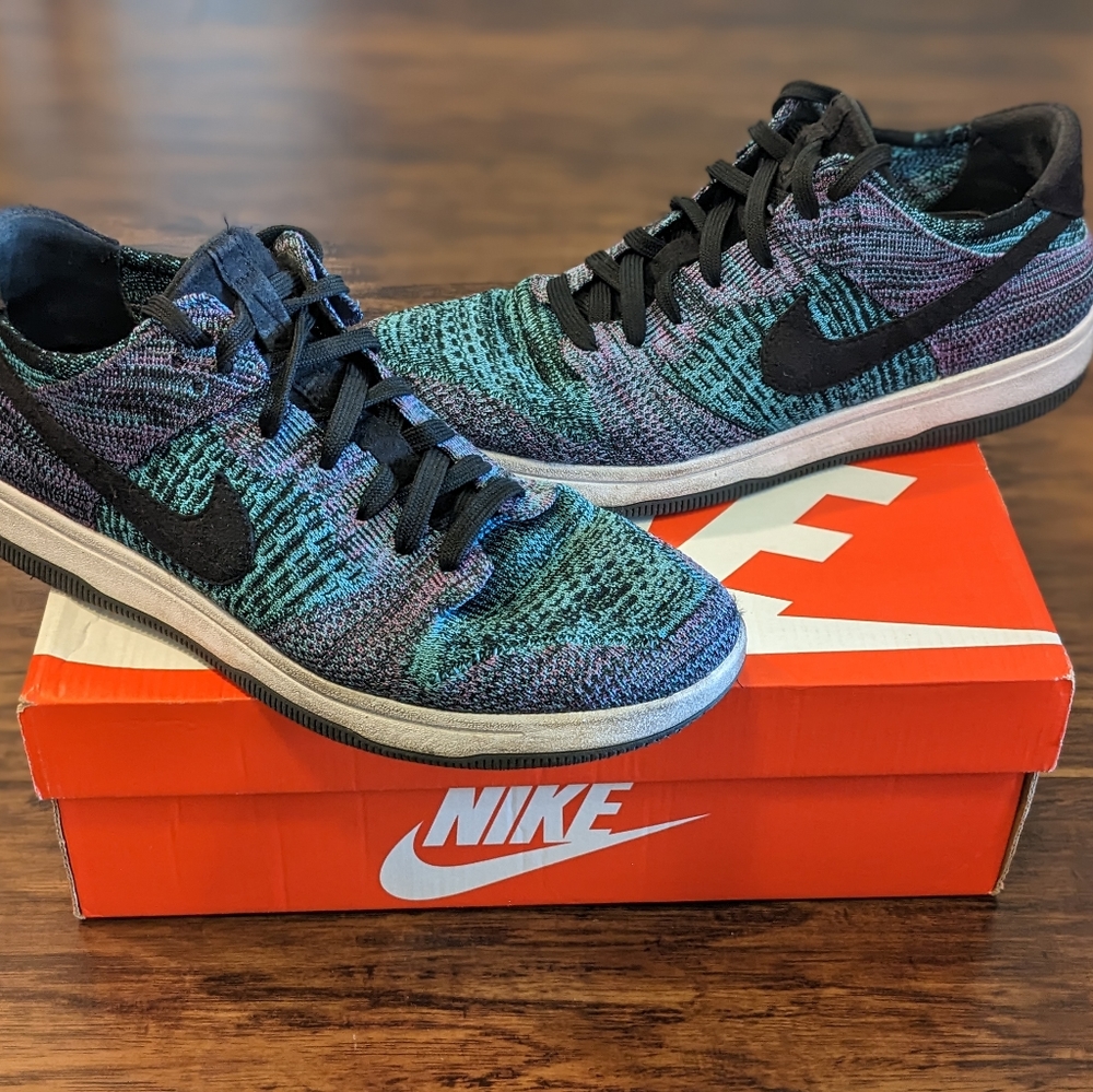 Nike Dunk Flyknit sz 9.5